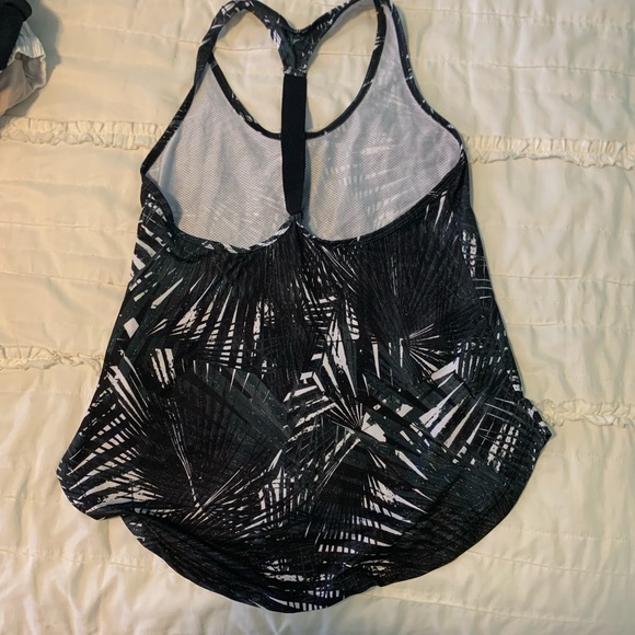 Old Navy Active Workout Tank - Picture 2 of 2